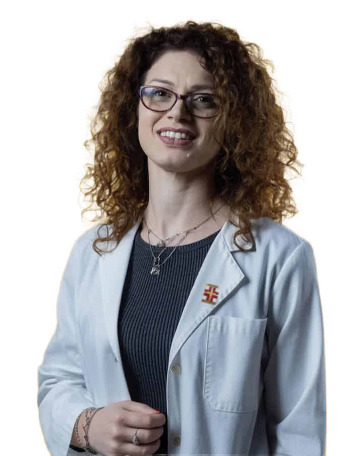 Ritratto della dott.ssa Domenica Ricci, fondatrice di Pharmabio, in camice